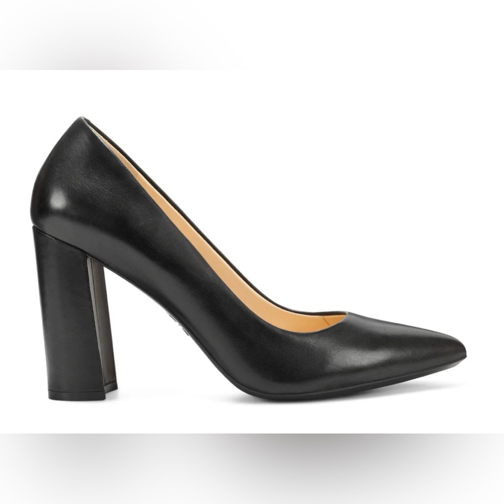 EVERYTHING MUST GO Nine West Astoria Pump